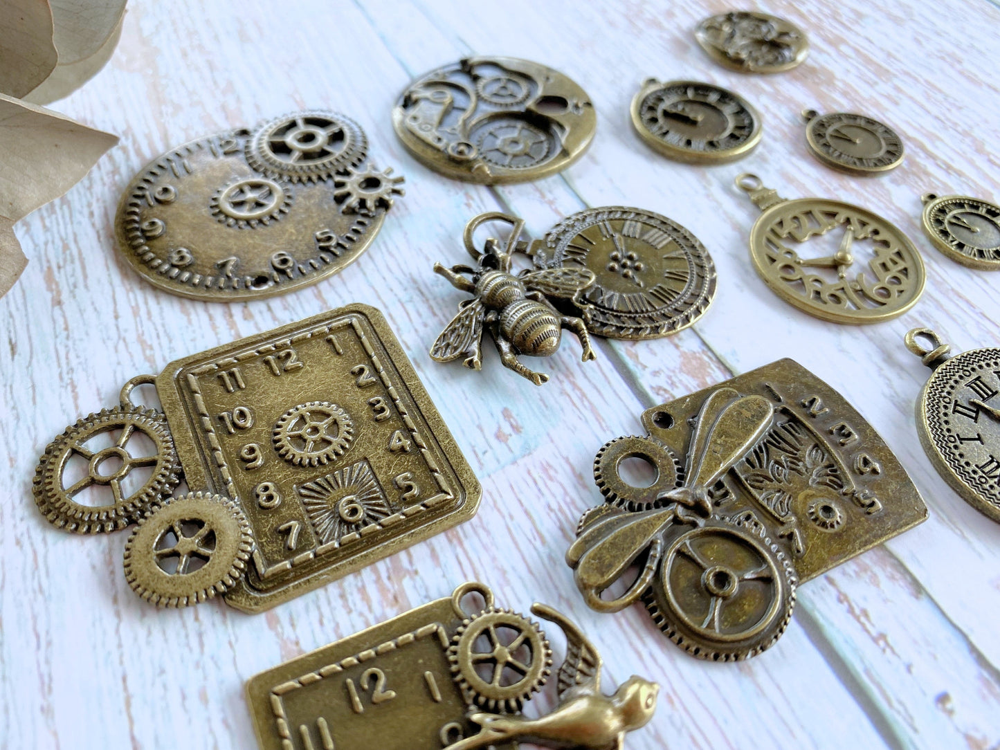 Charm Pendant 13pcs Set Steampunk Clock Embellishments Vialysa