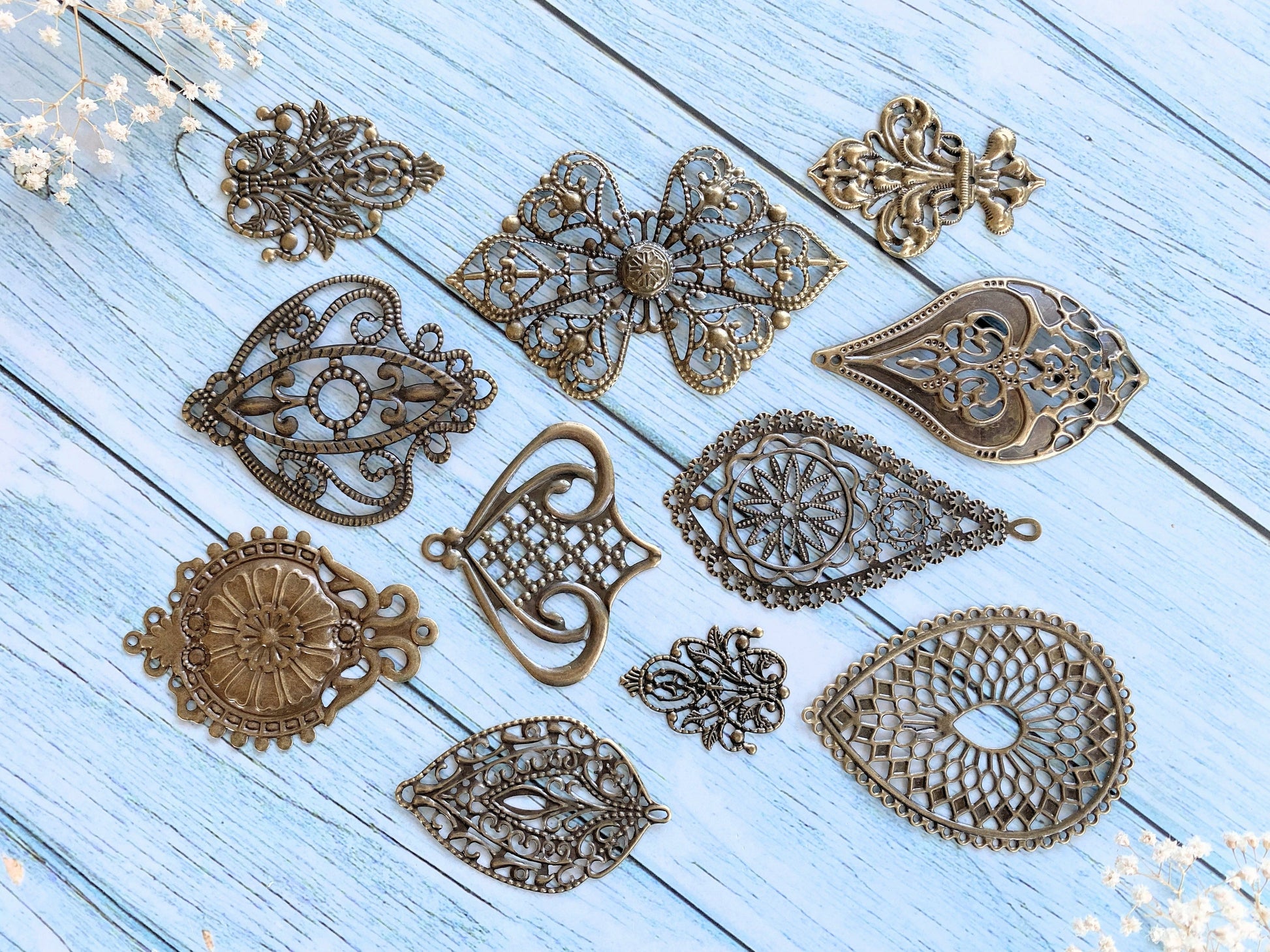 Metal Filigree Book Corners Embellishments for Journals Books Scrapbooking  Photo Albums Card Making Jewellery Hair Accessories 4pcs 