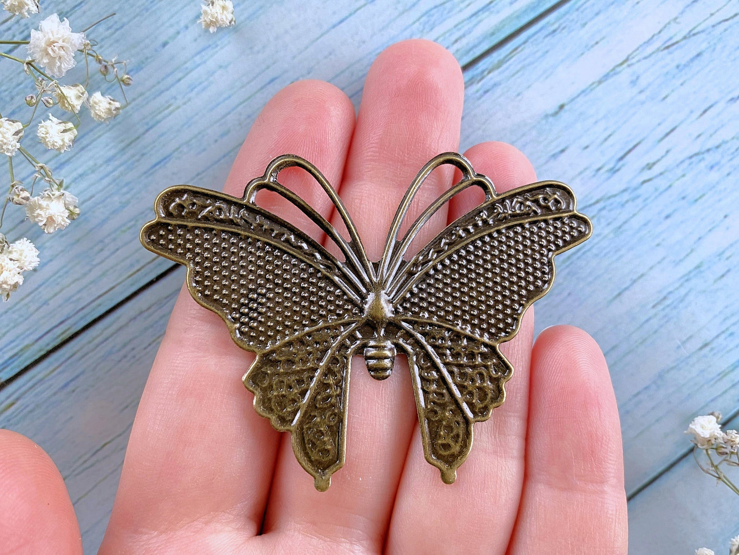 Filigree 2pcs Vintage Butterfly Decorative Hangings Vialysa