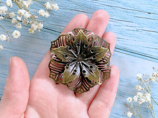 Filigree Vintage Metal Decorative Flower Finding Vialysa